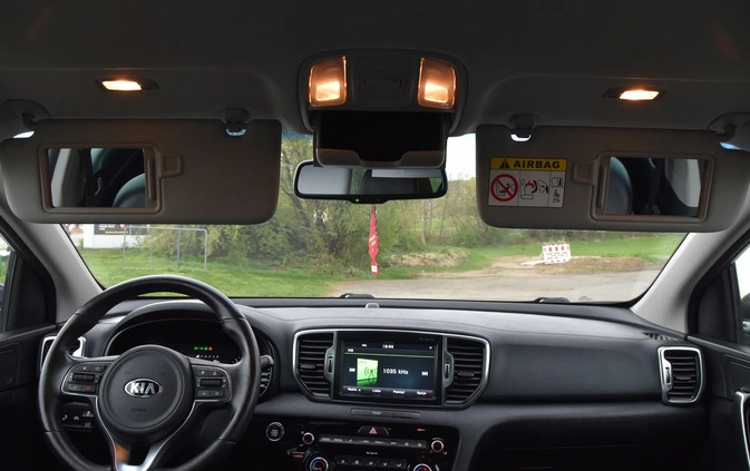 Kia Sportage cena 66900 przebieg: 200000, rok produkcji 2016 z Wojnicz małe 781